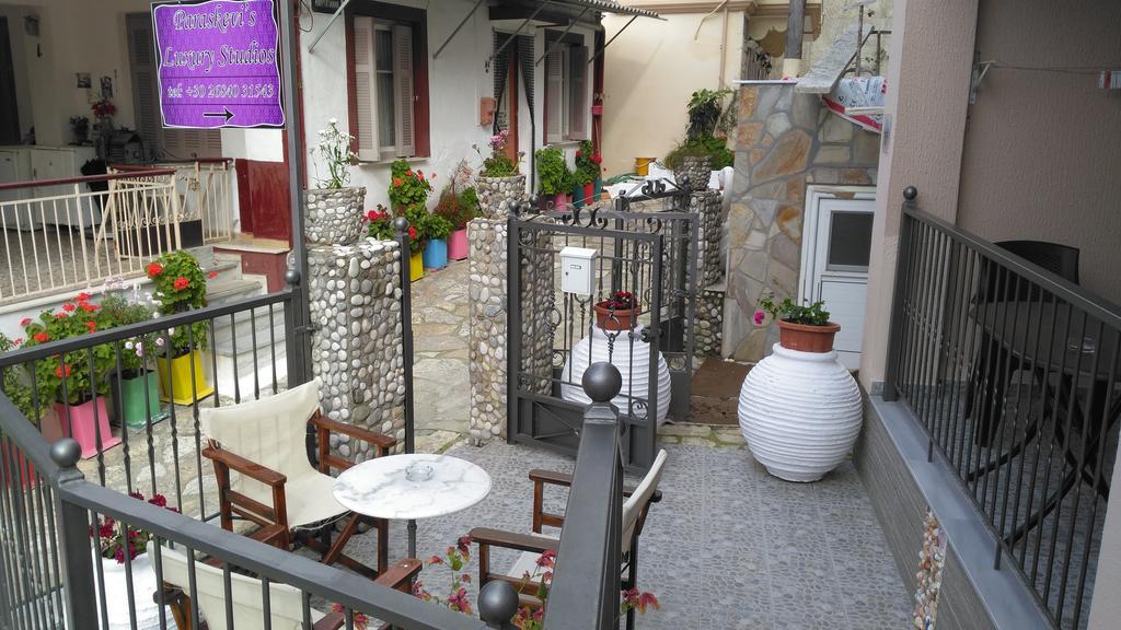 Paraskevi'S Luxury Studios Parga Bagian luar foto